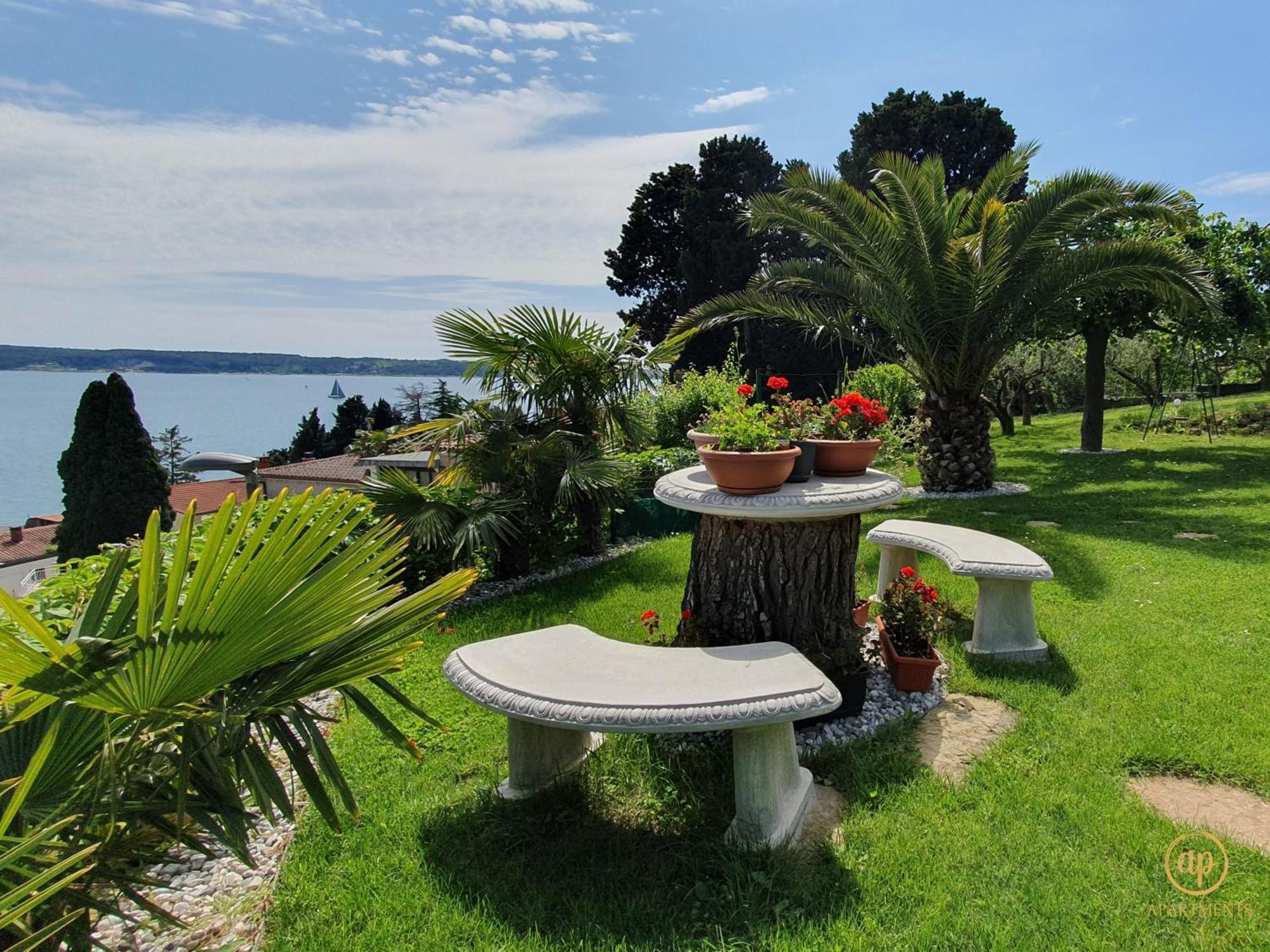 Apartment With Seaview And Garden For 6 포르토로즈 외부 사진